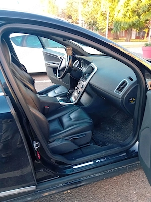 Vând Volvo XC60 automatic