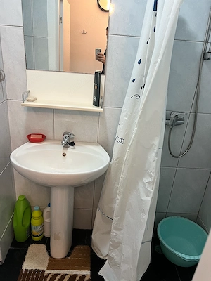 Inchiriez apartament 2 camere zona Decebal - imagine 9