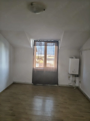 Vand apartament cu 2 camere , insorit dimineata, centrala de apartament, necesita imbunatatiri. - imagine 4