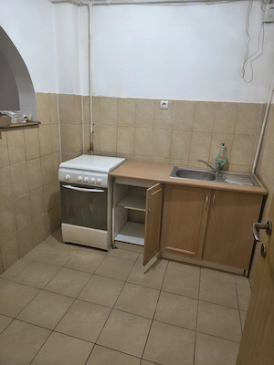 Vand apartament cu 2 camere , insorit dimineata, centrala de apartament, necesita imbunatatiri. - imagine 3