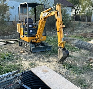 miniexcavator jcb 1,6t an2001  motor perkins trei pistoane 