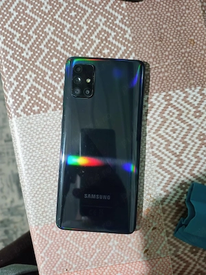 Vând Samsung galaxy a71 dețin că nu mai se încarcă telefonul arată impecabil preț ușor negociabil - imagine 5