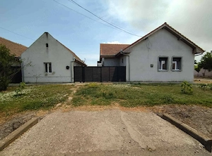 Proprietar,vând casă in Cenei 142 mp+casă secundară 38 mp+anexă 30 mp,teren 2656 mp ,3 fronturi stra - imagine 4