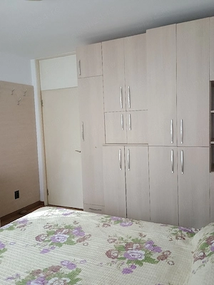 Închiriez apartament cu doua camere mobilatin zonta Titan Potcoava  - imagine 8