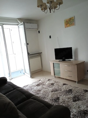 Închiriez apartament cu doua camere mobilatin zonta Titan Potcoava  - imagine 9