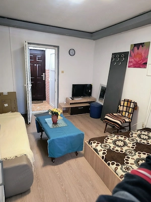 Închiriez garsoniera unui barbat,baiat singur zona CET