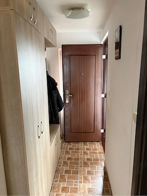 Vand apartament 2 camere - imagine 6