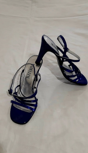 Vand sandale noi, culoare bleumarin, marimea 37, made in Italy