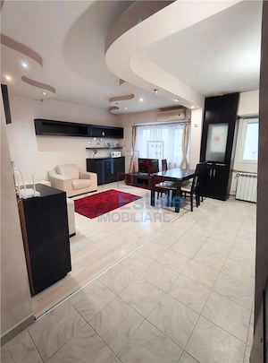 Gara Apartament 3 camere de vanzare etaj intermediar