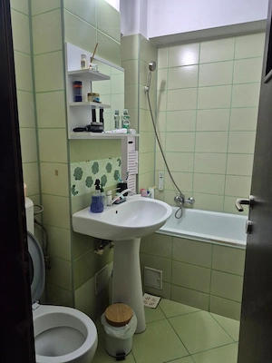 Proprietar, închiriez apartament pe termen lung . - imagine 3