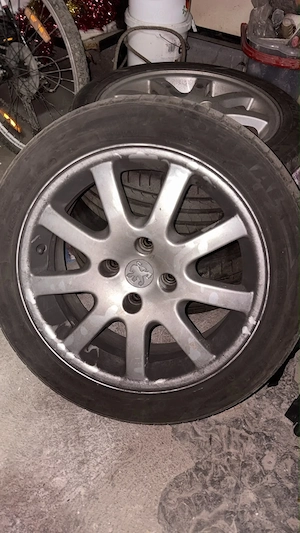 Vând jante de Peugeot cu cauciucuri aproape noi de vară. - imagine 3