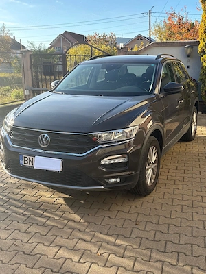 Volkswagen T-ROC design 1.0 TSI,115CP 85KW, model 2020, cutie de viteza manuala 6+1,maro (black oak) - imagine 3