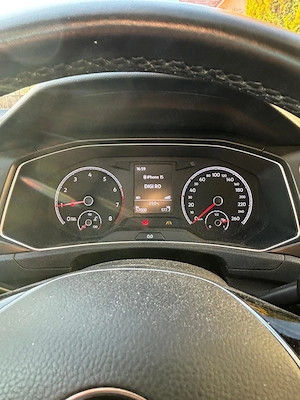 Volkswagen T-ROC design 1.0 TSI,115CP 85KW, model 2020, cutie de viteza manuala 6+1,maro (black oak) - imagine 5