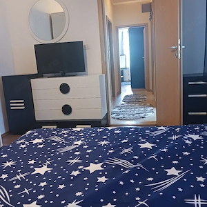 Închiriez Apartament 3 camere. 