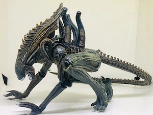 Figurina Alien Warior Drone Kotobukia Artfx