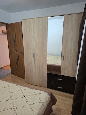 închiriez apartament cu 2 camere  - imagine 5