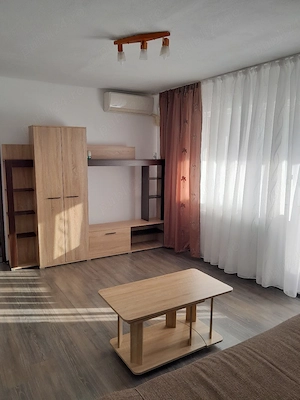 Inchiriez ap 2 camere. 