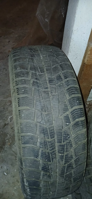 Vand 4 anvelope de iarna 205/55 R16 marca GENERAL, stare foarte buna - imagine 4