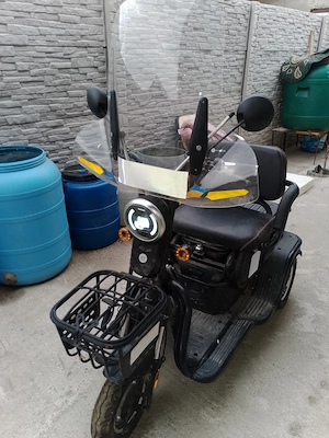Tricicleta electrica  350 de km făcuți înmatriculată 5500 negociabil relații la telefon   - imagine 5