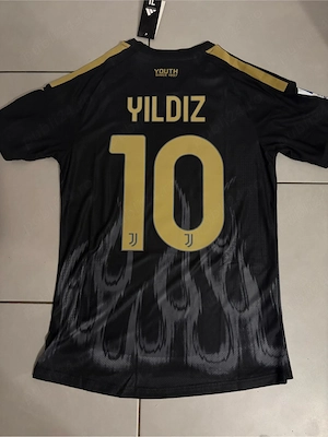Tricou Juventus cu Yildiz