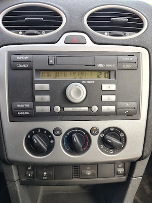 Ford Focus 1.4 benzina inmatr RO  - imagine 10