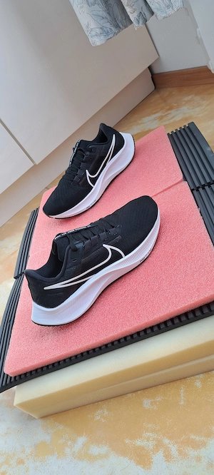 Adidasi unisex Nike 38
