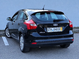 Ford Focus 1.6 benzină clasic MPI, Climă, senzori  - imagine 3
