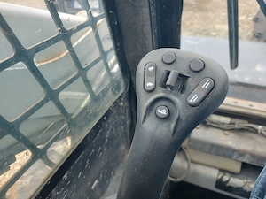 Vând Bobcat S185 - imagine 8