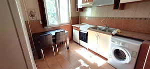 Direct Proprietar inchiriez Garsoniera spatioasa etaj 2, Izv Crisului, mobilata modern utilata 40mp - imagine 3