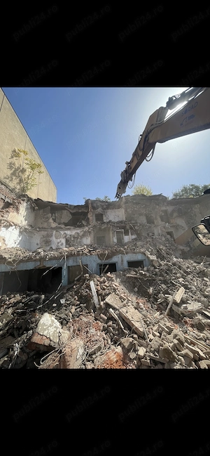 Executam lucrari de demolare si alte servicii