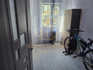 Apartament 3 camere, etaj 2, balcon închis, Calea Șagului - imagine 8