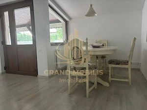 Casă de închiriat cu 4 camere – ideală pentru birouri, cabinete,sediu