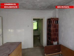 Apartament 4 camere decomandate pentru renovare  in Peregu Mare