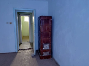 Apartament 4 camere decomandate pentru renovare  in Peregu Mare- - imagine 5