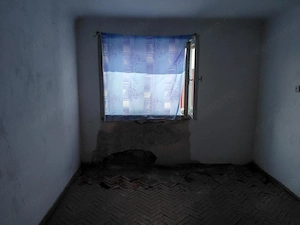 Apartament 4 camere decomandate pentru renovare  in Peregu Mare- - imagine 10