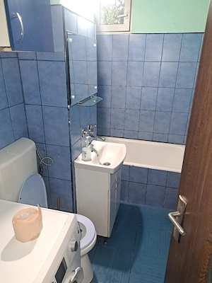 apartament 3 camere decomandat - imagine 2
