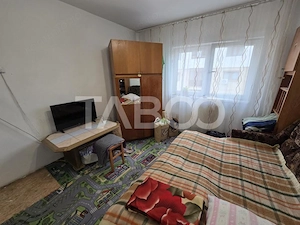 Apartament decomandat 2 camere etaj3 balcon pivnita Vasile Aaron Sibiu - imagine 4