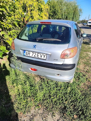 Peugeot 206 din 2004 - imagine 2