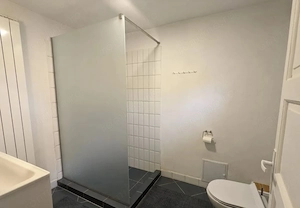 VÂNZARE PROPRIETATE ÎN ZĂRNEȘTI, BRAȘOV | CASĂ, UNITATE TURISTICĂ ȘI TEREN 2.987 MP - imagine 14