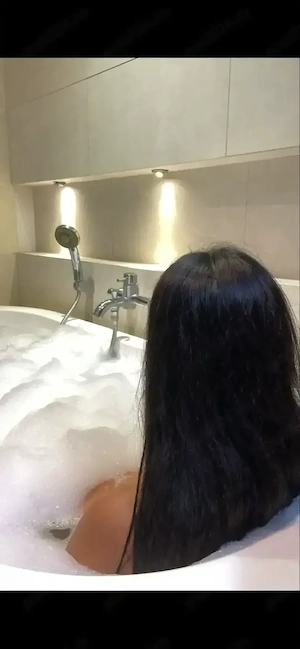 Ma numesc Natalia!fac si deplasări PARTY GIRL