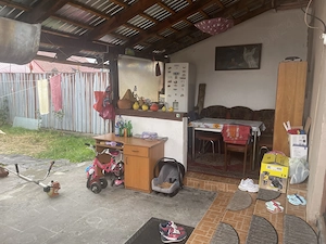 Vând casă în colonie