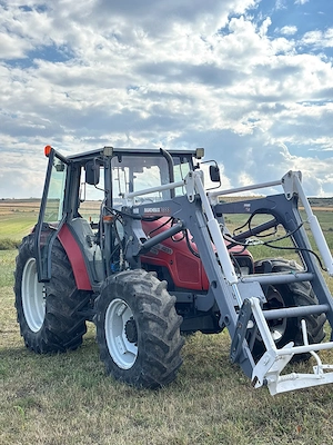 vind tractor massey ferguson  cu incarcator frontal