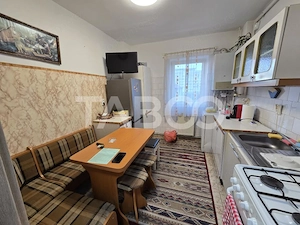 Apartament decomandat mobilat balcon pivnita zona Mihai Viteazul Sibiu - imagine 5