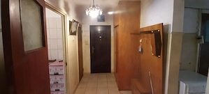 Vanzare Apartament  3 camere decomandat, parter, 68 mp,  metrou Valea Ialomiței