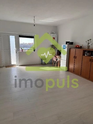 Apartament la casa, gradina proprie - imagine 2