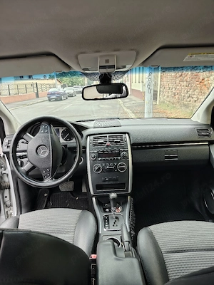 Vând Mercedes Benz model B class fabricație 2007 - imagine 8