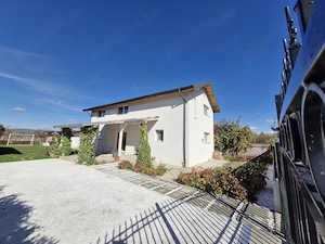 Proprietate cu eficienta energetica inalta si anexa locuibila