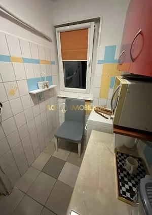 Garsoniera de vanzare | Basarabia | Metrou |  Bloc anvelopat | Mobilat - imagine 8