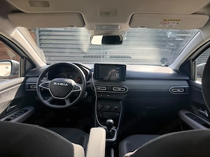 Dacia Logan 17.000Km fab 02.2025, in garantie pana in 02.2030 si revizii gratuite - imagine 6