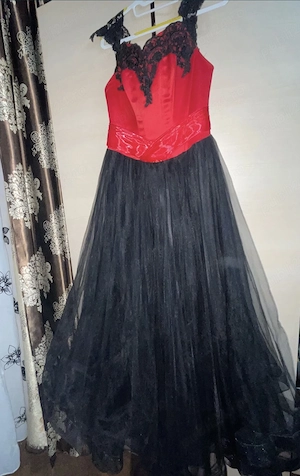 Vand rochie de evenimente